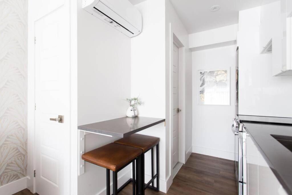 Wonderful Studio In Little Italy With Full Bath By Den Stays Montreal Exteriér fotografie