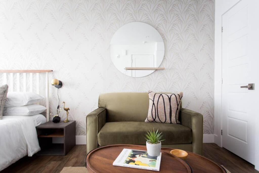 Wonderful Studio In Little Italy With Full Bath By Den Stays Montreal Exteriér fotografie